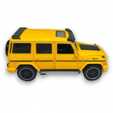 Դեղին Mercedes Brabus մեքենա
